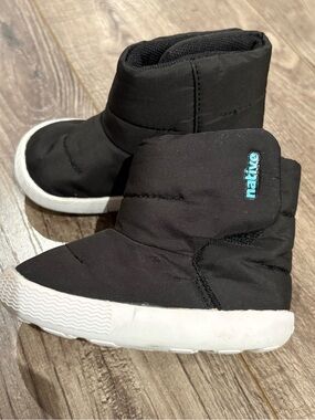 NATIVE CHAMONIX BABY BOOTS BLACK SIZE 4 WATERPROOF